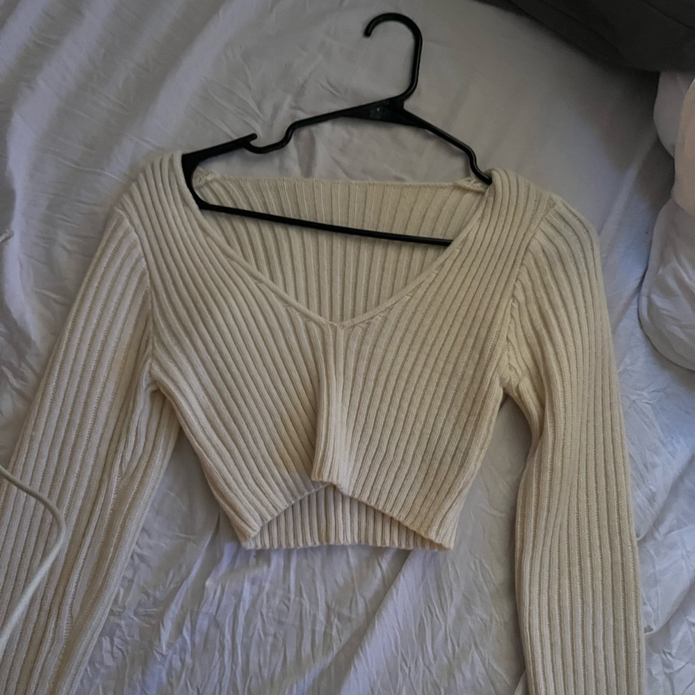 solid plunging neck ribbed knit sweater